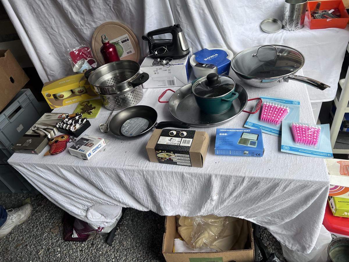 Set di piatti: Flohmarkt+ Küchenartikel (65) – Usato da Glattfelden venduto da maa_qcj8
