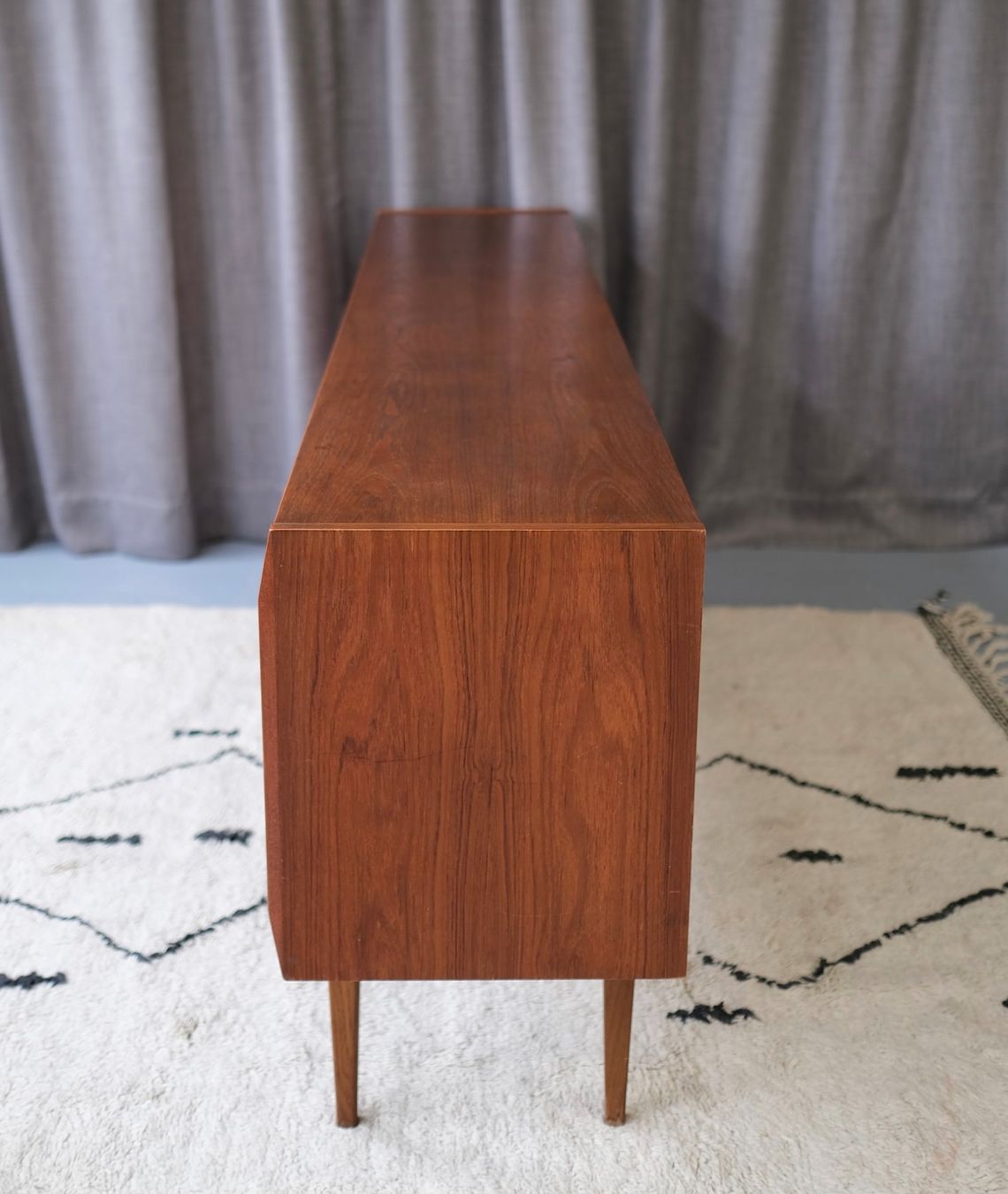 Cassettiere: Teak Sideboard VKW Möbel / Mid Century Modern – Usato da Bern venduto da Zmodern_VIN 6