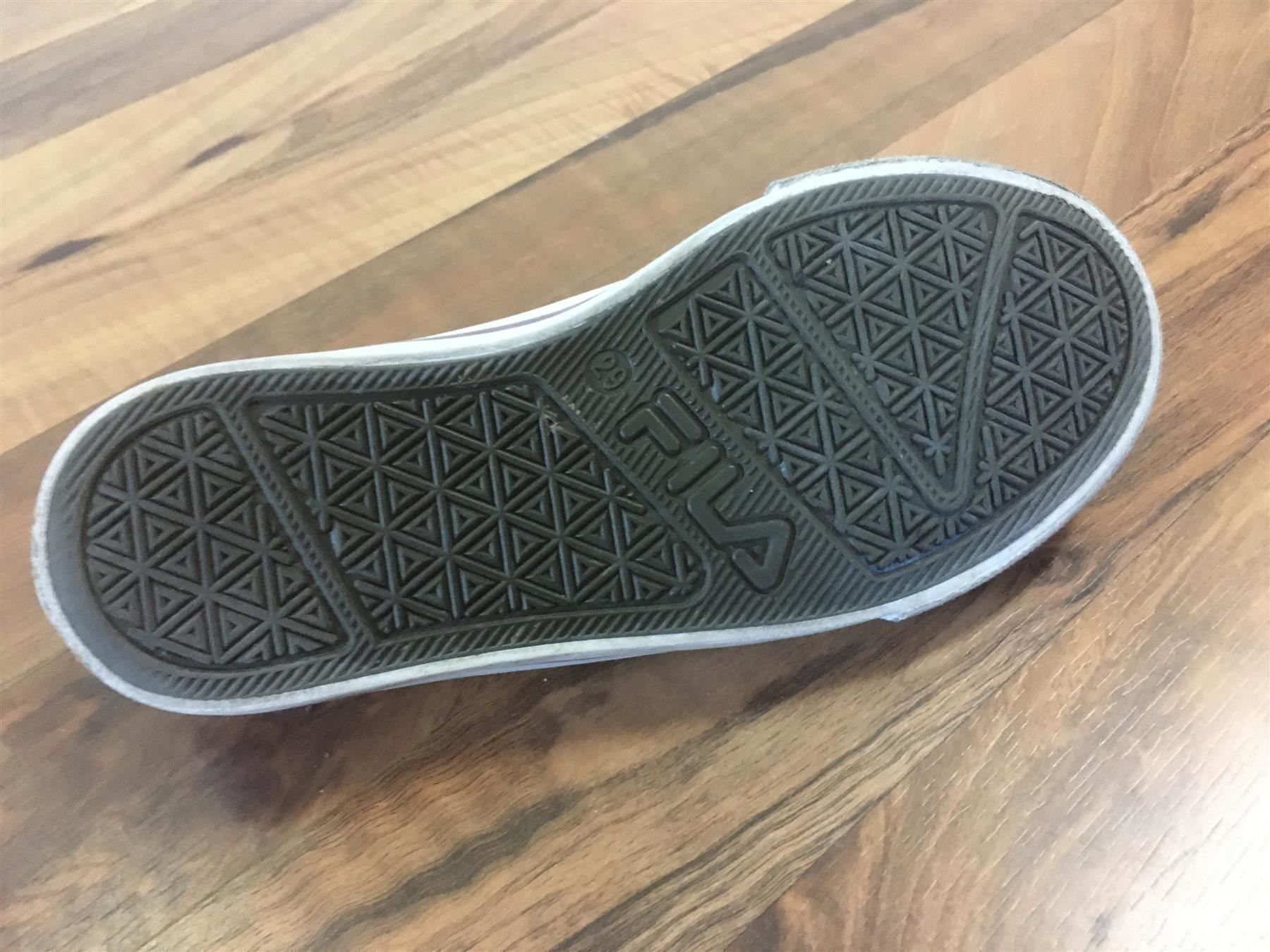 Fila Chaussures filles: Halbschuhe Mädchen FILA, Grösse 29 – D'occasion à Schötz par Jekyll666 2