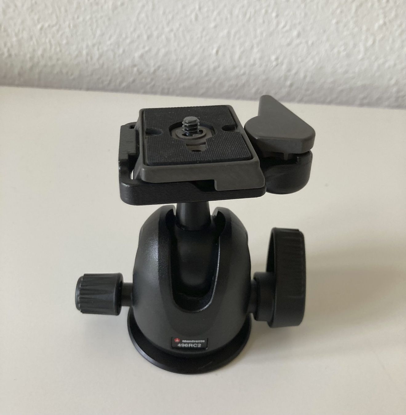 Manfrotto Treppiedi & Teste: Manfrotto 496RC2 tête de trépied – Nuovo e nell'imballaggio originale da Lausanne venduto da Chips_1 1