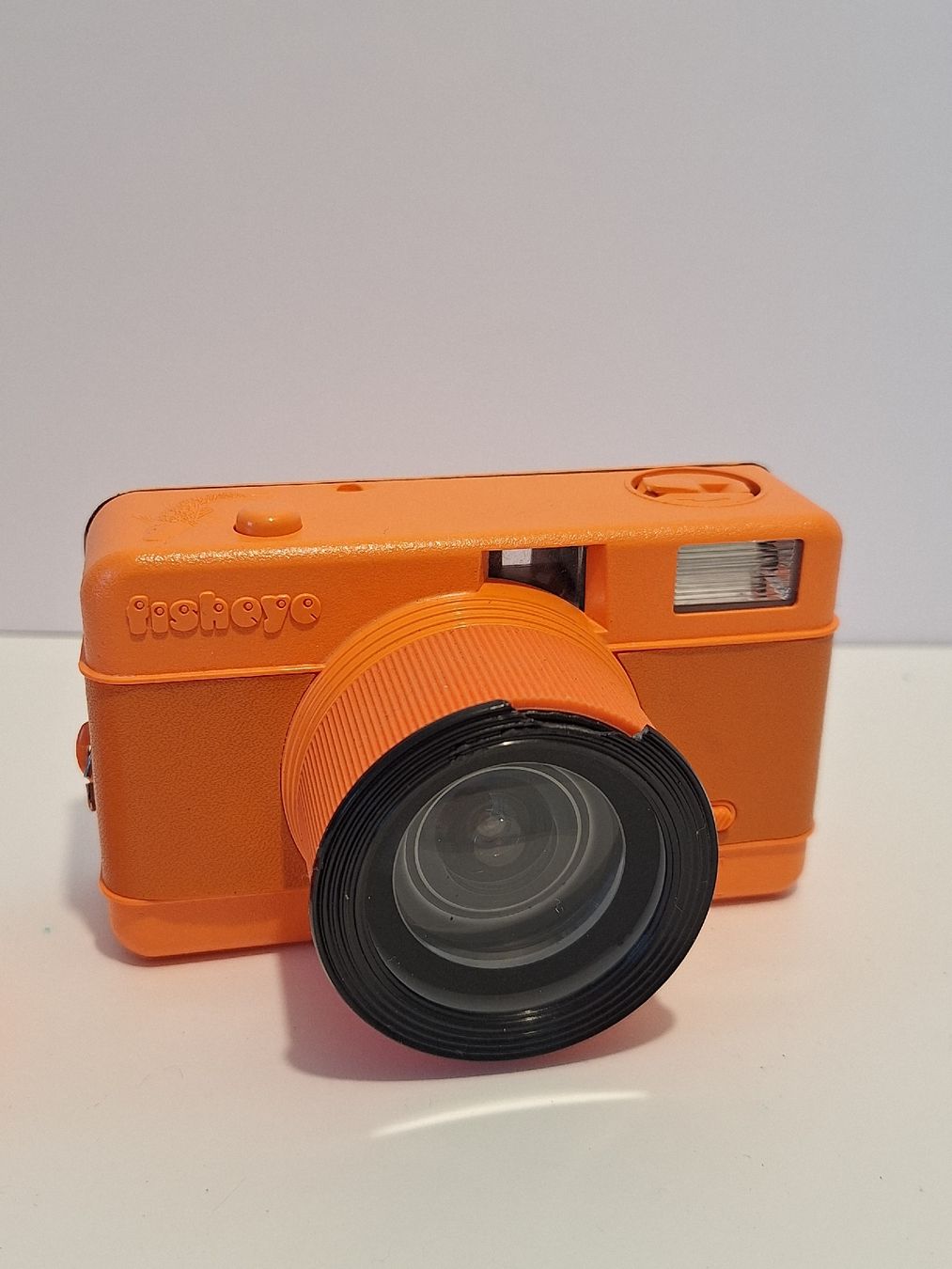 Lomo Fotocamera: Lomography Fish eye orange + wasserdichte Schutzhülle – Usato da Pfäffikon SZ venduto da TobyPeterson 1