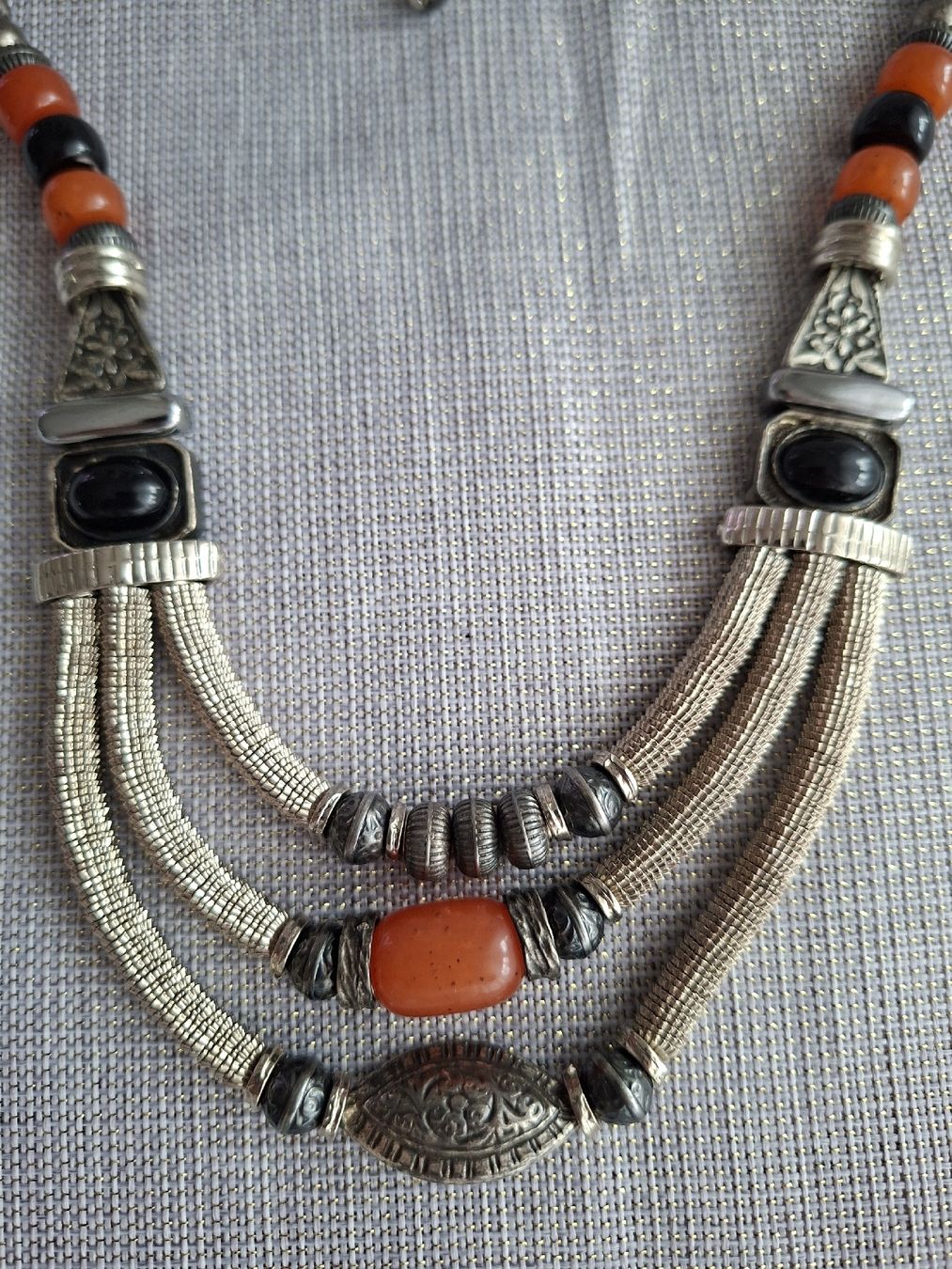 Colliers: Collier Statement Ethnique Multirangs Orange & Noir – D'occasion à Lutry par Sim_Sta 2