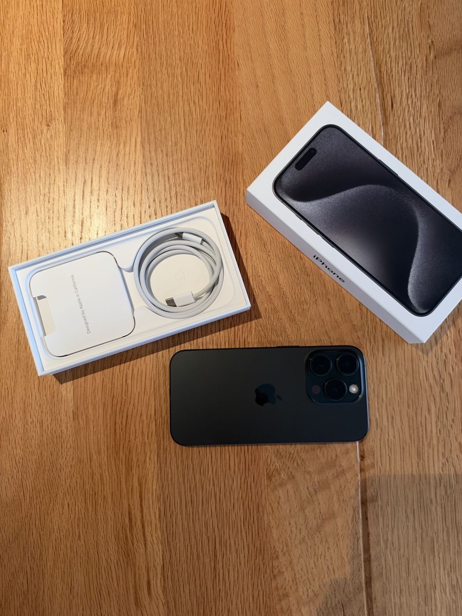 Apple Handys / Smartphones: iPhone 15 pro 128gb black titanium – Gebraucht aus Triesen von 1er.cru 1