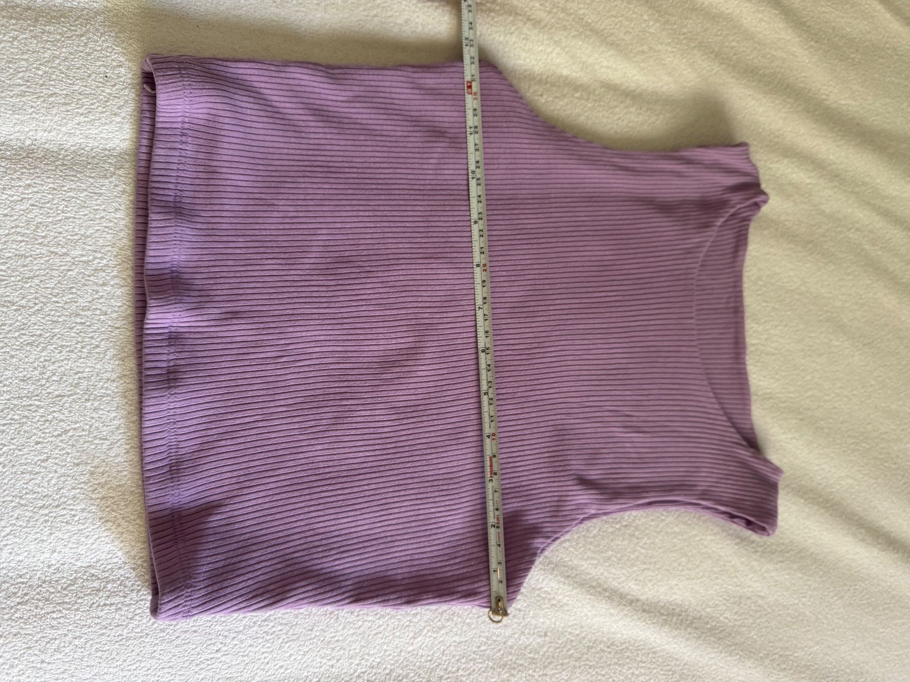 Top: Lilac Ribbed Cropped Tank Top Summer Essential - Size Small – Usato da Zürich venduto da olalinda 7