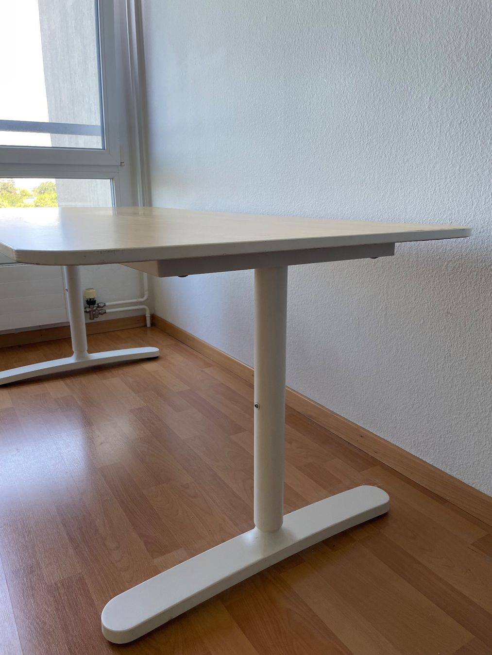 Ikea Scrivanie: Schreibtisch/Bureau Ikea Bekant – Usato da Bern venduto da jjojjo_77 2