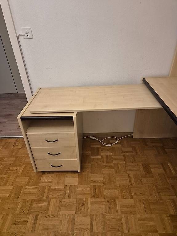 Schreibtische: Schreibtisch ausziehbar – Gebraucht aus Reinach BL von x-masronja 3