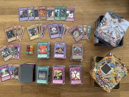 Alte Yu-Gi-Oh Sammlung! Viele Karten, Sleeves, Boxen, Würfel