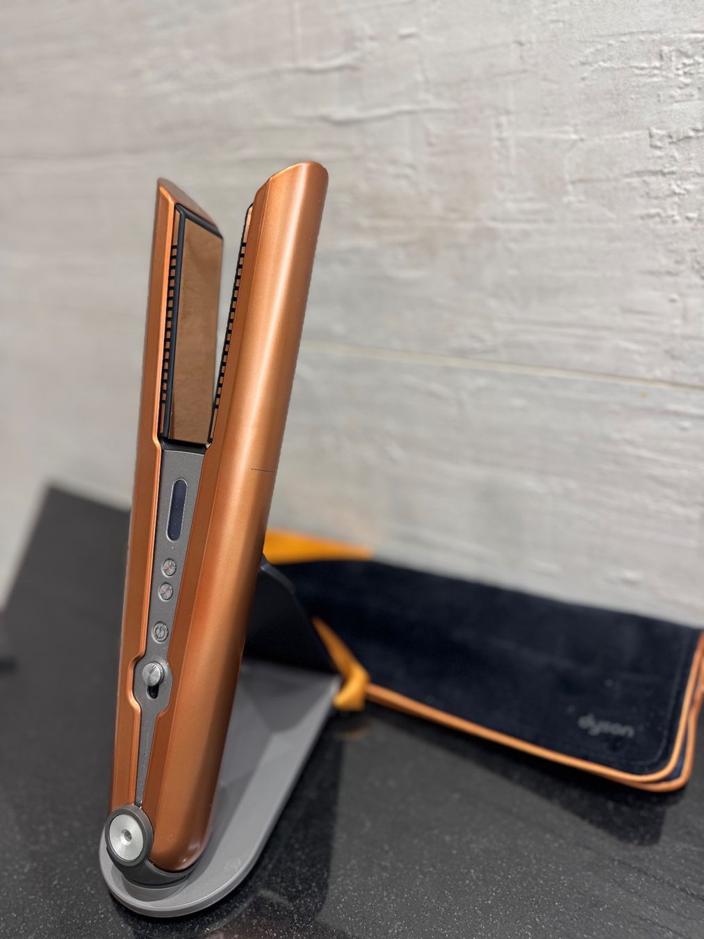 Dyson Piastre & Arricciacapelli: Lisseur Dyson Corrale Cuivré/Nickel – Usato da Echichens venduto da unideks