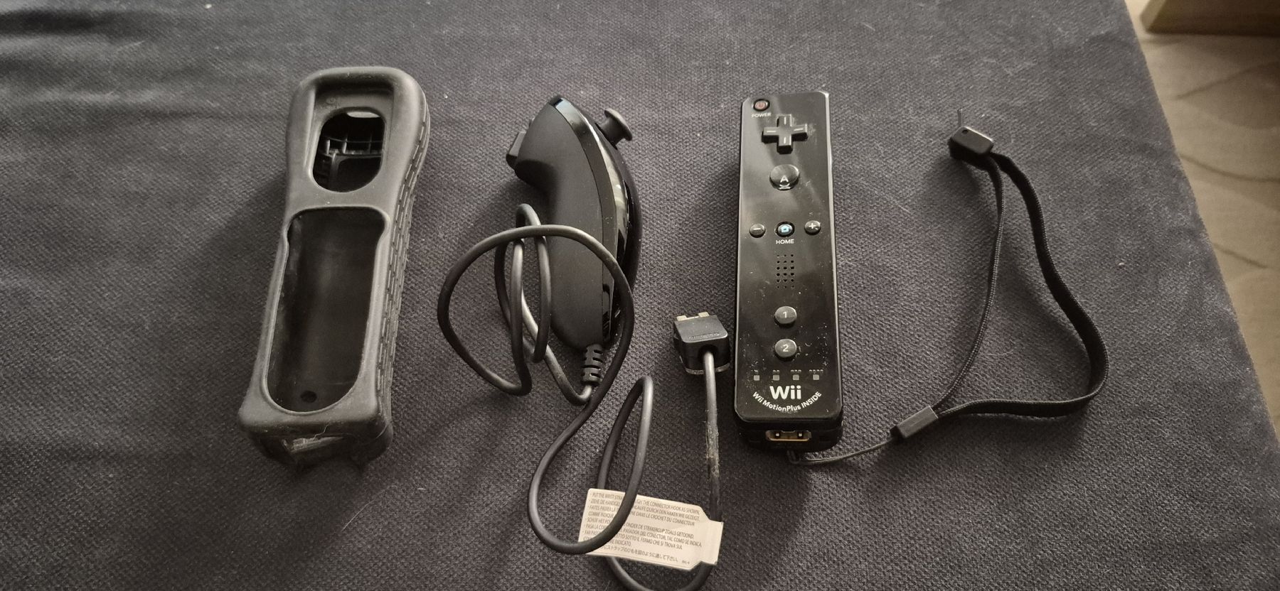 Nintendo Controller: WII CONTROLLER MANETTE NINTENDO NOIRE MOTION PLUS INSIDE – Usato da Grand-Lancy venduto da luc111 3