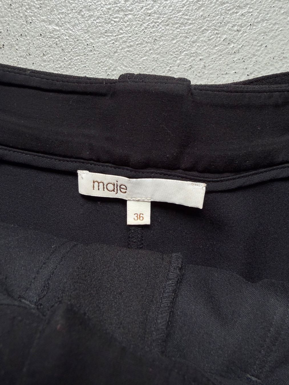 Maje Pantaloni: Maje Shorts mit Palmen-Schmuckdetail – Usato da St-George venduto da alaixee 1