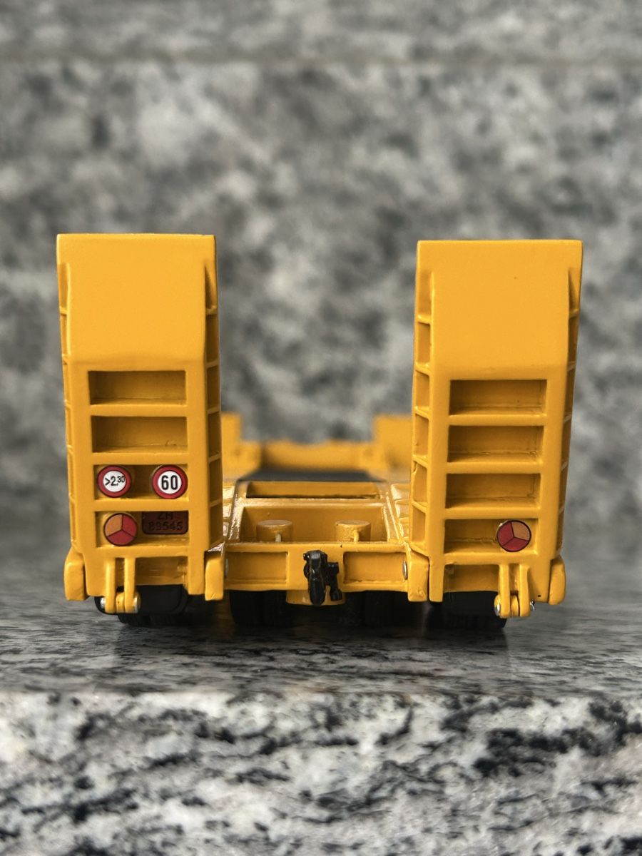 Modellautos: 3 Achs Tiefbett , 1:50 – Gebraucht aus Horw von Tigercat635 3
