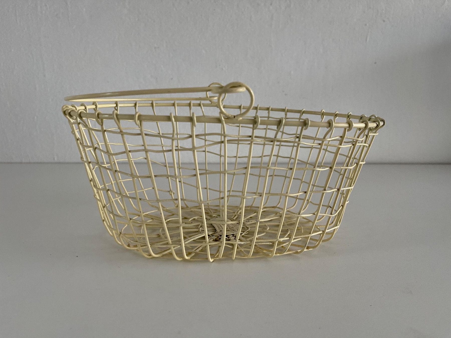 Alle Dekorationen: Korb aus Metalldraht / Shabby Chic – Gebraucht aus Wetzikon ZH von seli03