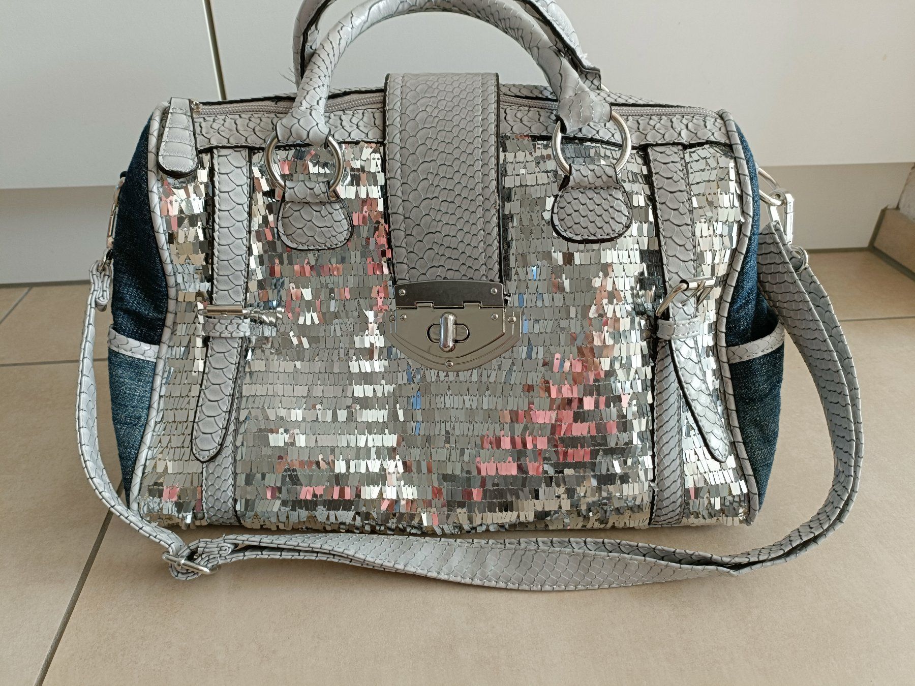 Borse da donna: Handtasche mit Pailletten – Nuovo (secondo la descrizione) da Rickenbach b. Wil venduto da VeryLovelyThings