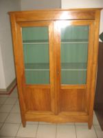 Antiker Vitrinenschrank, Nussbaum - Massivholz