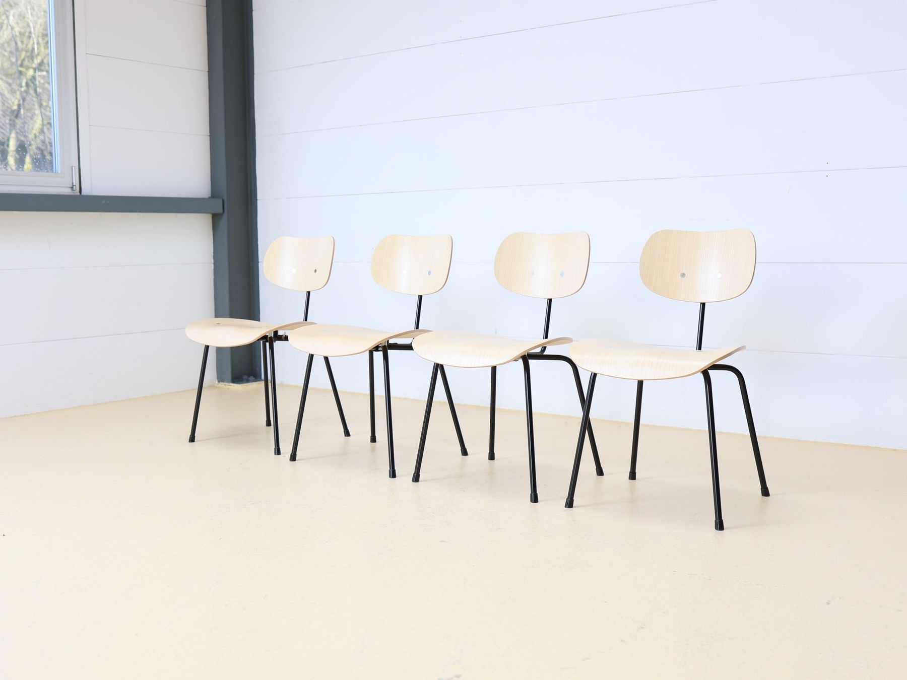 Chaises: Egon Eiermann Stuhl Wilde & Spieth | Beige – Neuf avec emballage d'origine à Meinisberg par atelier_TILIJA 1