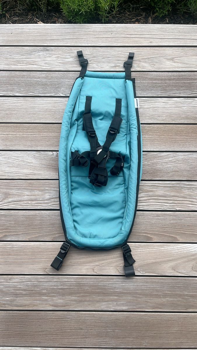 Croozer Babysitz/Hngematte fr Fahrradanhnger Top! (Gebraucht) in  Bassersdorf fr CHF 15  mit Lieferung auf Ricardo kaufen