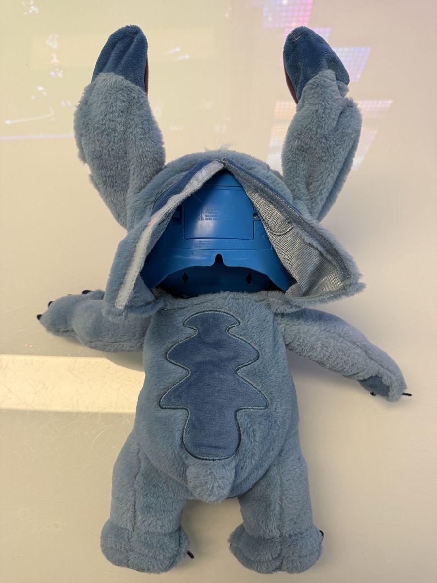 Disney Giocattoli: Disney Real FX Stitch Interaktive Handpuppe 45 cm – Usato da Vaduz venduto da mausilein22 1