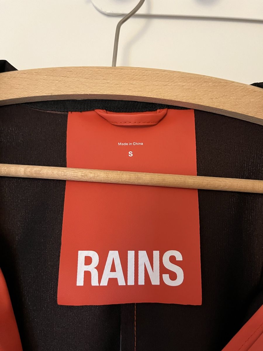 Rains Giacche: NEUE Rains Jacke in rot S – Nuovo (secondo la descrizione) da Wädenswil venduto da Gilmored83 1