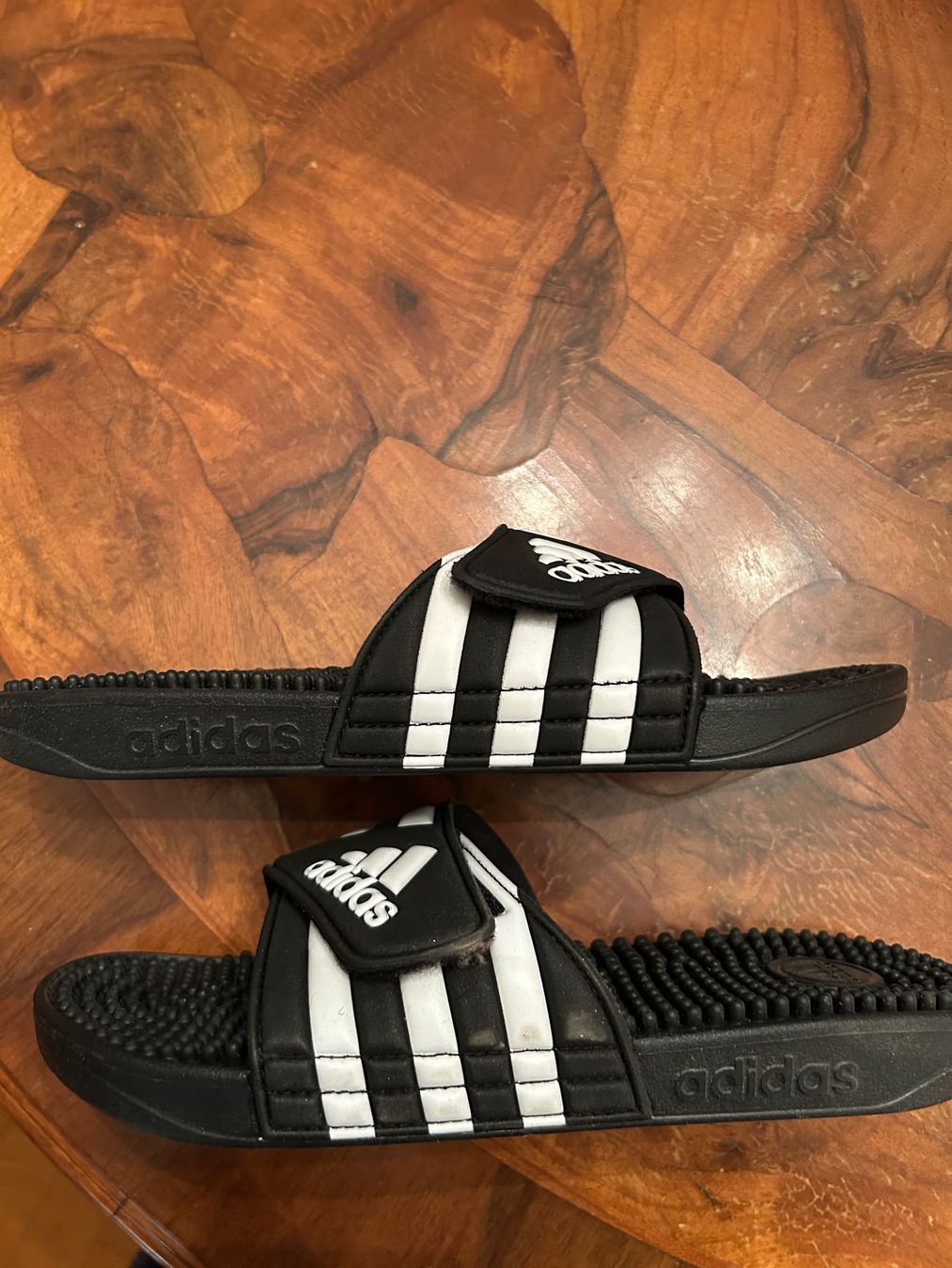 Adidas Scarpe da donna: Badelatschen Adilette – Nuovo (secondo la descrizione) da Riehen venduto da goretto 1