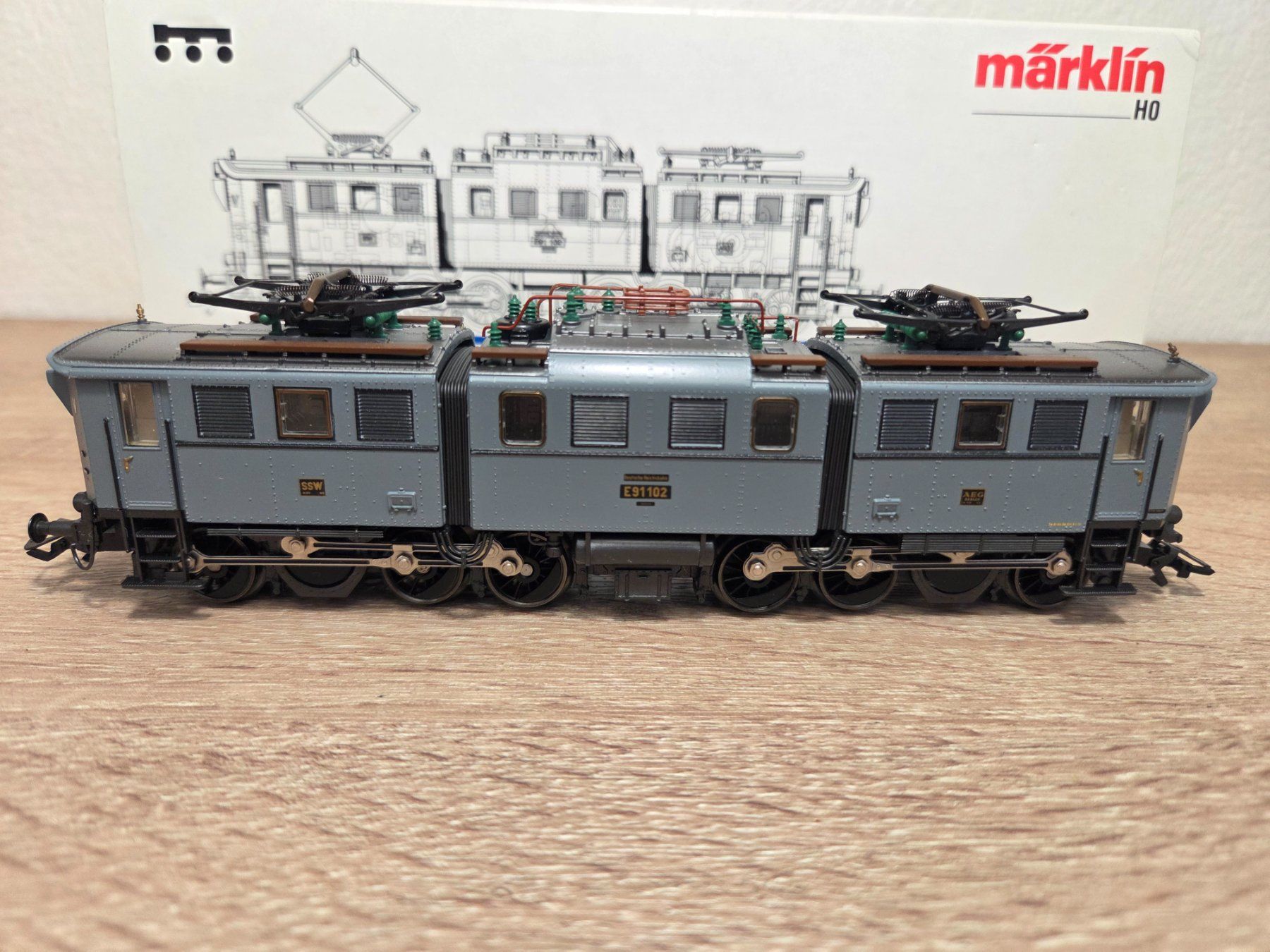 Märklin Trains électriques: Märklin 3528 E-Lok BR E 91 DR H0 – Neuf avec emballage d'origine à St-Aubin-Sauges par Lo_Go