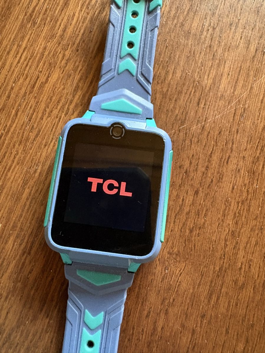 Smartwatch: TCL Movetime MT42 - Kinder Smartwatch – D'occasion à Liesberg par Vulcan_rulez 3