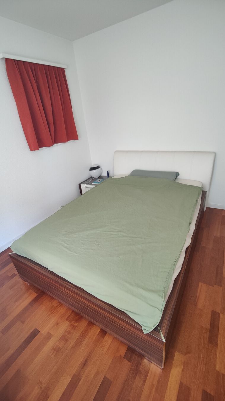 Betten: Bed with padded headboard, slatted base, 140x200 cm – Gebraucht aus Zürich von somma_gio