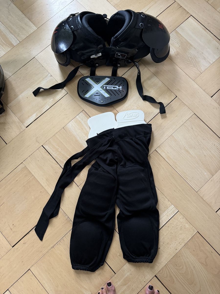 Protezioni & Imbottiture: Black Maxx Shoulder Pads Grösse L inkl. Back Plate – Usato da Bern venduto da Sonne26Mond 4