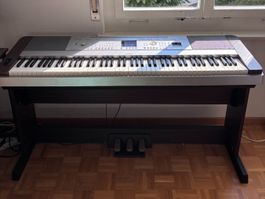 E-Piano : Yamaha Portable Grand DGX-650