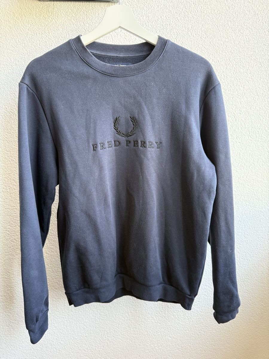 Fred Perry Pulls & Sweat-shirts: Fred Perry Pullover, Grösse S – D'occasion à Lyss par Schuschuu.
