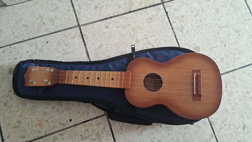 Musikinstrumente: Ukulele – Gebraucht aus Schwyz von Ser_z6mr