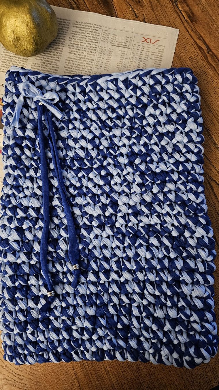 Covers & Taschen: Labtophülle, in Blau – Neu und originalverpackt aus Fehraltorf von lisam16 5