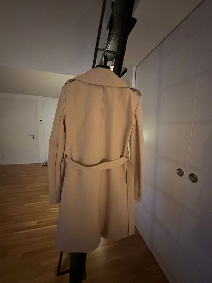 Patrizia Pepe Cappotti: Trenchcoat – Usato da St.Gallen venduto da faulis 1
