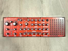 Synthétiseur Behringer Neutron analogique état excellent