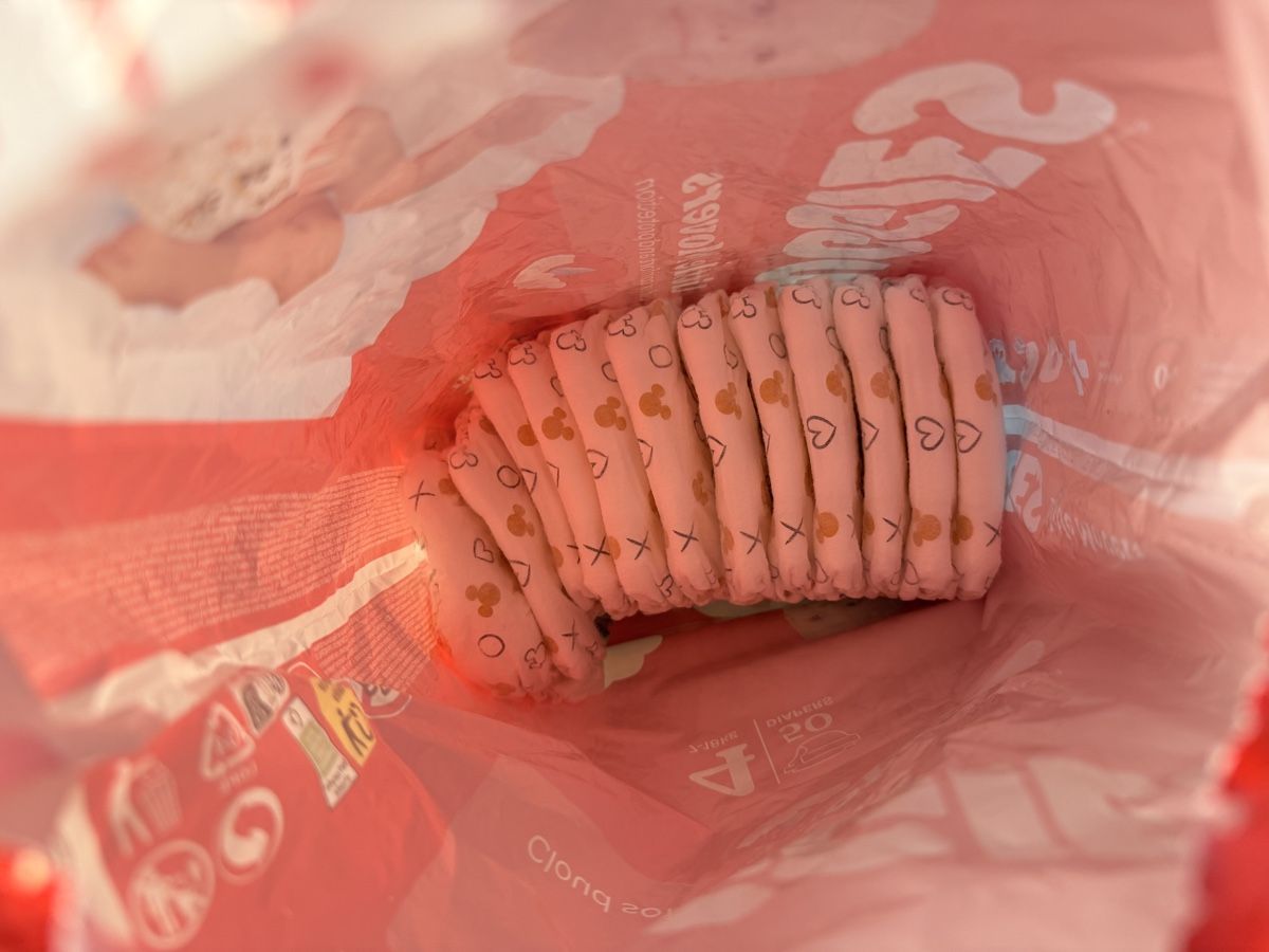 Huggies Secchi per pannolini & Pannolini: 12 Stk. Huggies Little Movers Gr. 4 Windeln – Nuovo (secondo la descrizione) da Sargans venduto da ThoWes 1
