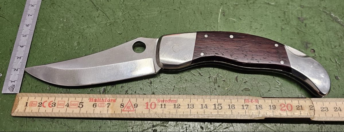 Accessori: Massives Klappmesser mit Holzgriff – Usato da Burgdorf venduto da gbergler33