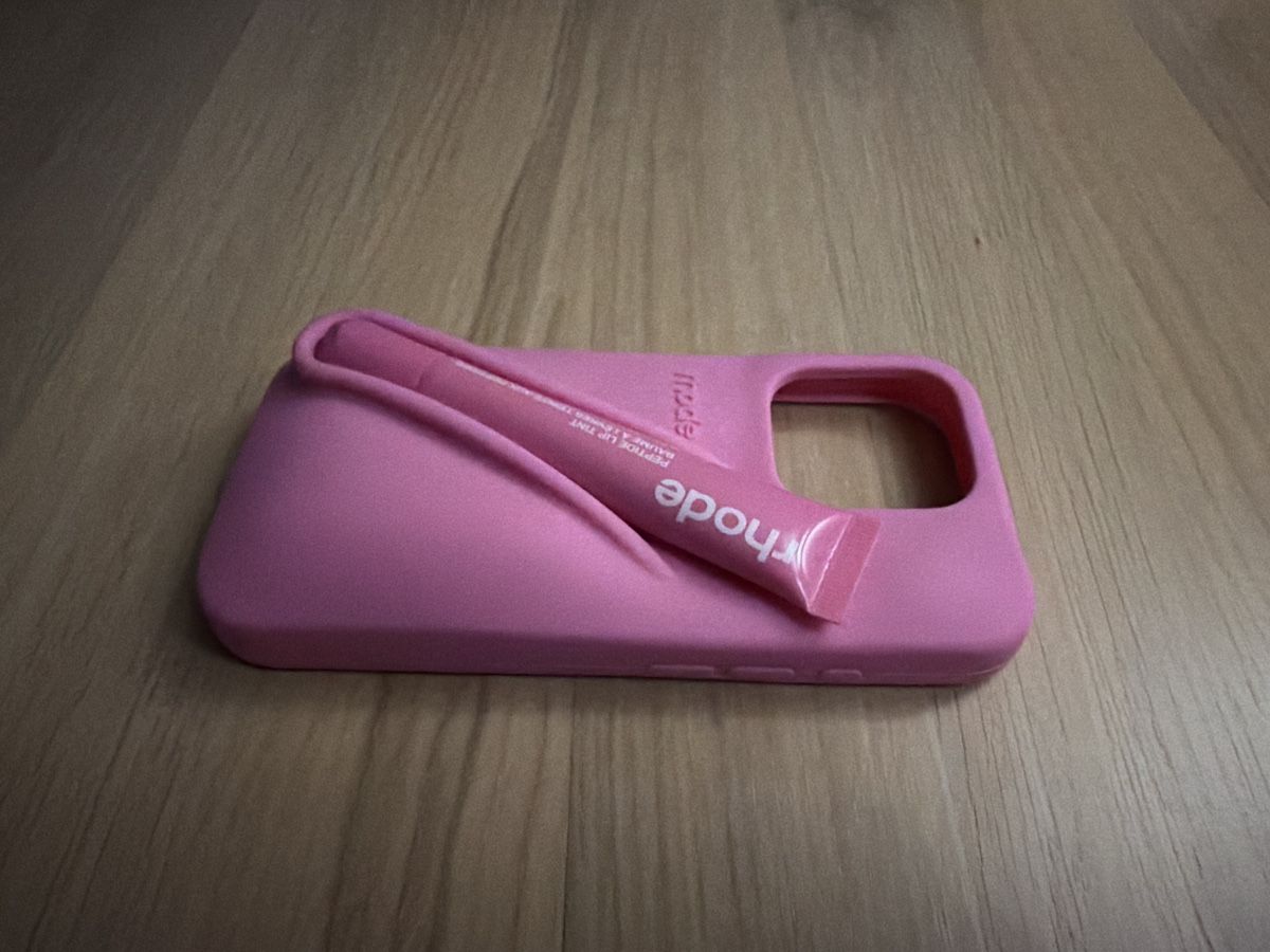 Cover & Protezioni schermo: IPhone 16 Pro Cover mit Lip Gloss (rhode) | Rosa – Usato da Liestal venduto da Enverkahraman