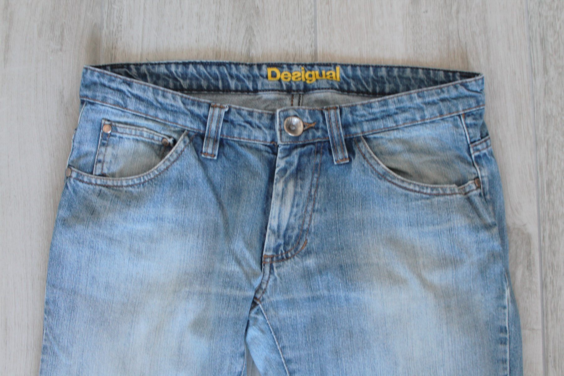 Desigual Jeans: Jeans DESIGUAL taille L – Usato da Chez-le-Bart venduto da jasse 1