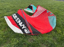 Kitesurf Drachen 8 m² mit Bar und Zubehör
