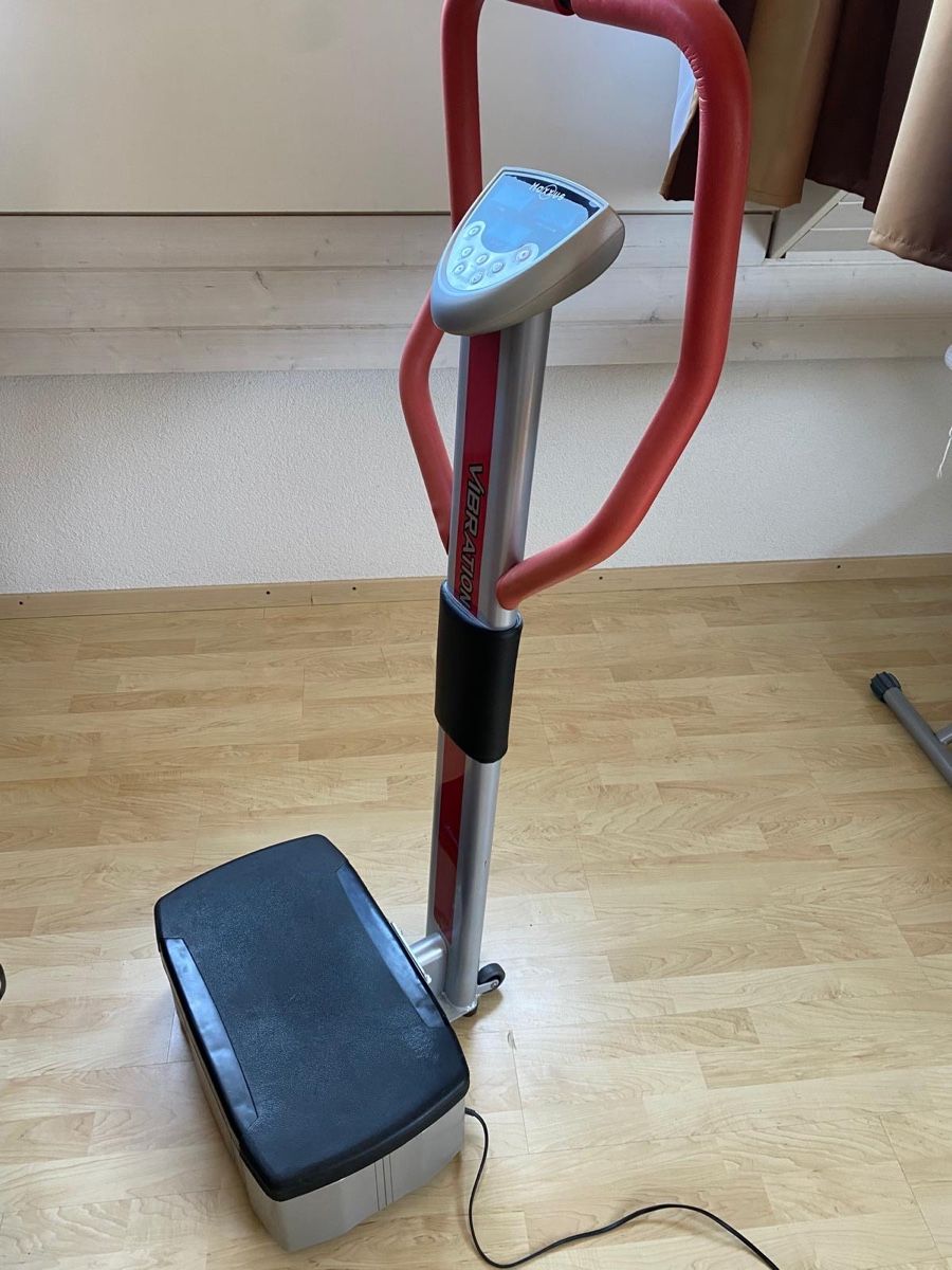 Maxxus Vélos d'appartement: Maxxus Vibroplate Vibrationsplatte – D'occasion à Freienstein par 16pfischti 5