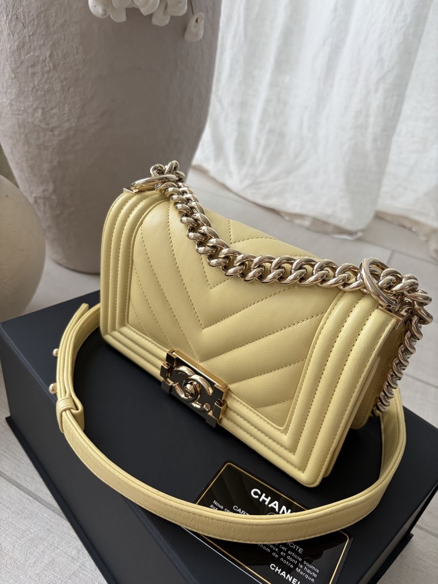 Chanel Borse da donna: Chanel le Boy Mini Chevron jaune tendre  – Usato da Port venduto da Flaconoir 2