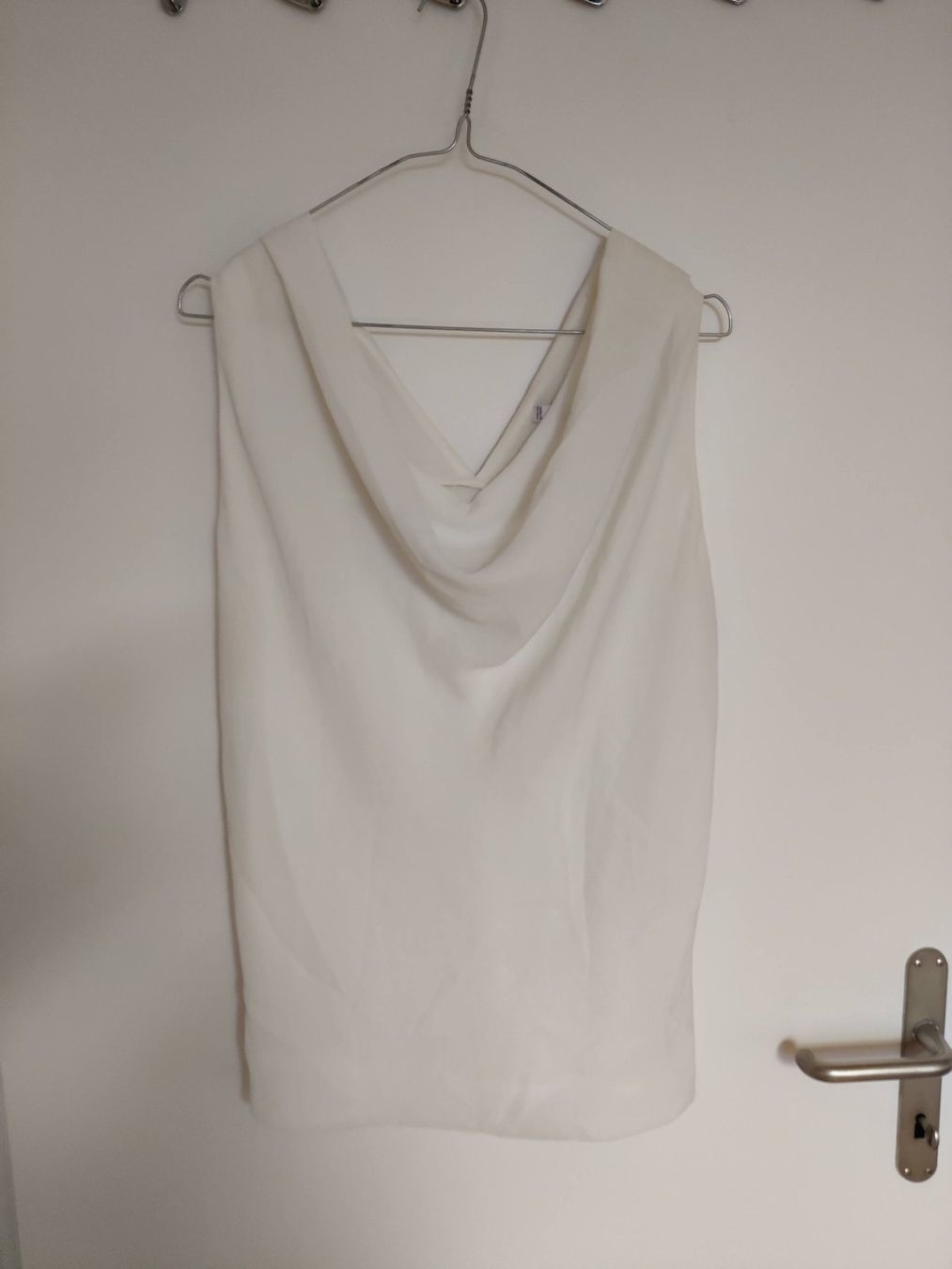 Mango Blusen: Süsse weisse Bluse, Mango Suit Collection, M – Gebraucht aus Birmensdorf ZH von Nebuliane