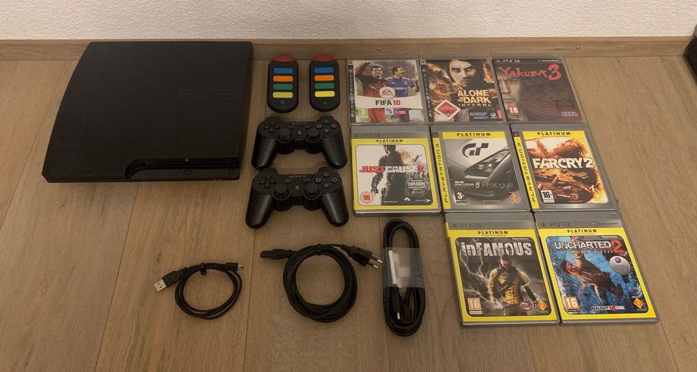 Ps3 Konsole (2 Controller, 2 Buzz, 3 Kabel, 9 Spiele) Kaufen auf Ricardo