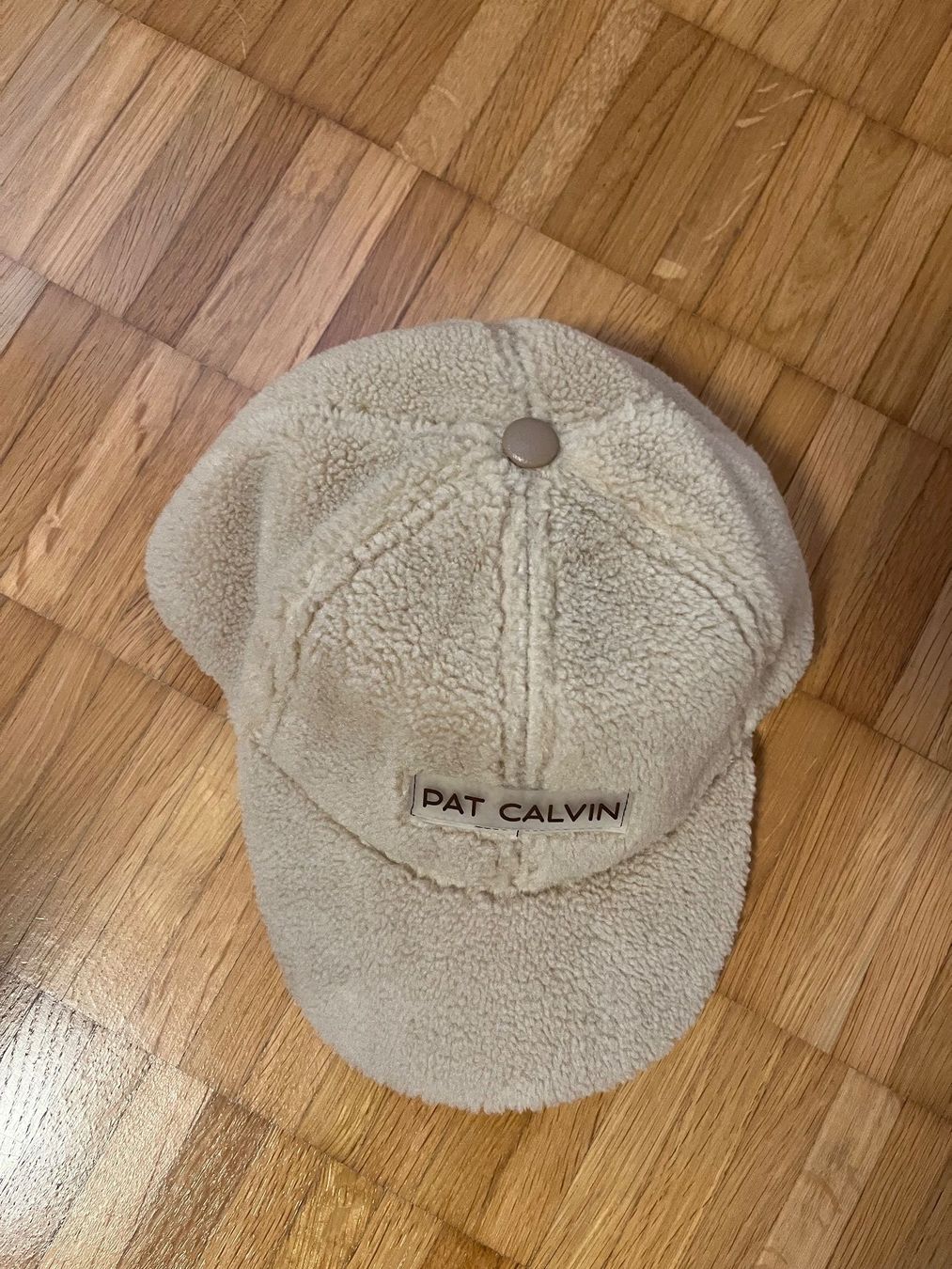 Copricapi, berretti & cappellini: Pat Calvin Teddy Cap beige kuschelig – Usato da Jona venduto da Good_luck1_ 2
