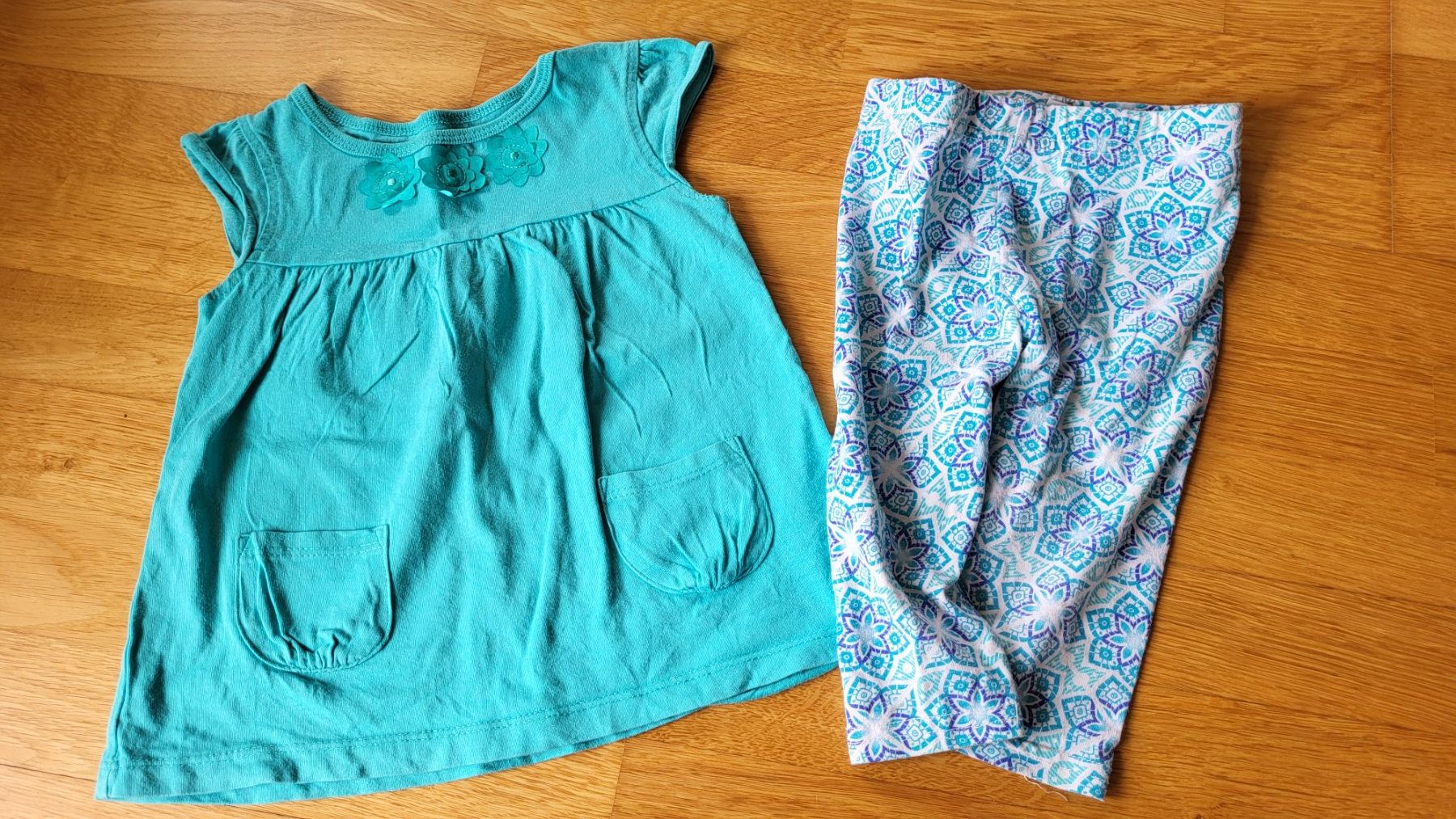 Lotti & Set di vestiti: Sommer Kleiderpaket Gr. 86 – Usato da Ennetbaden venduto da Vicky12