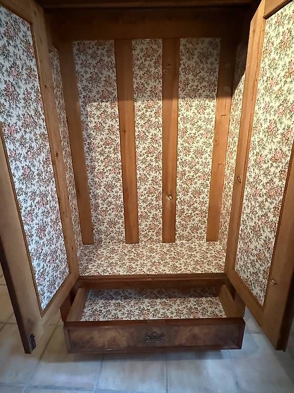 Armadi: Schöner Schrank – Usato da Reinach BL venduto da Beutling 2