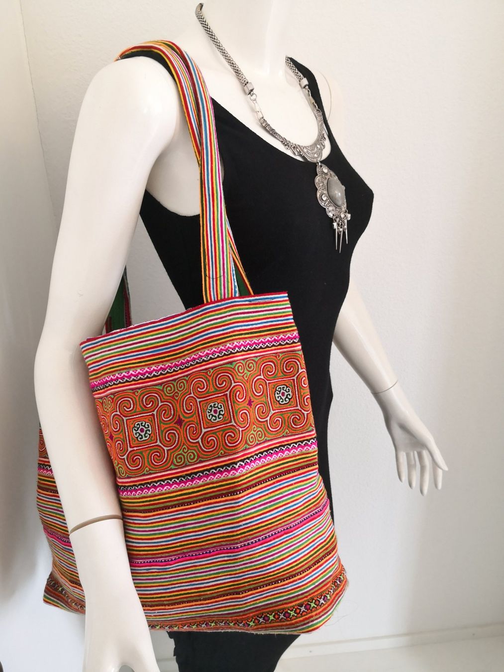 Taschen für Damen: 🤩BOHO-CHIC HANDGEMACHTE ETHNO PATCHWORK XXL TASCHE NEU – Neu (gemäss Beschreibung) aus Olten von Naja-Twins-Twins