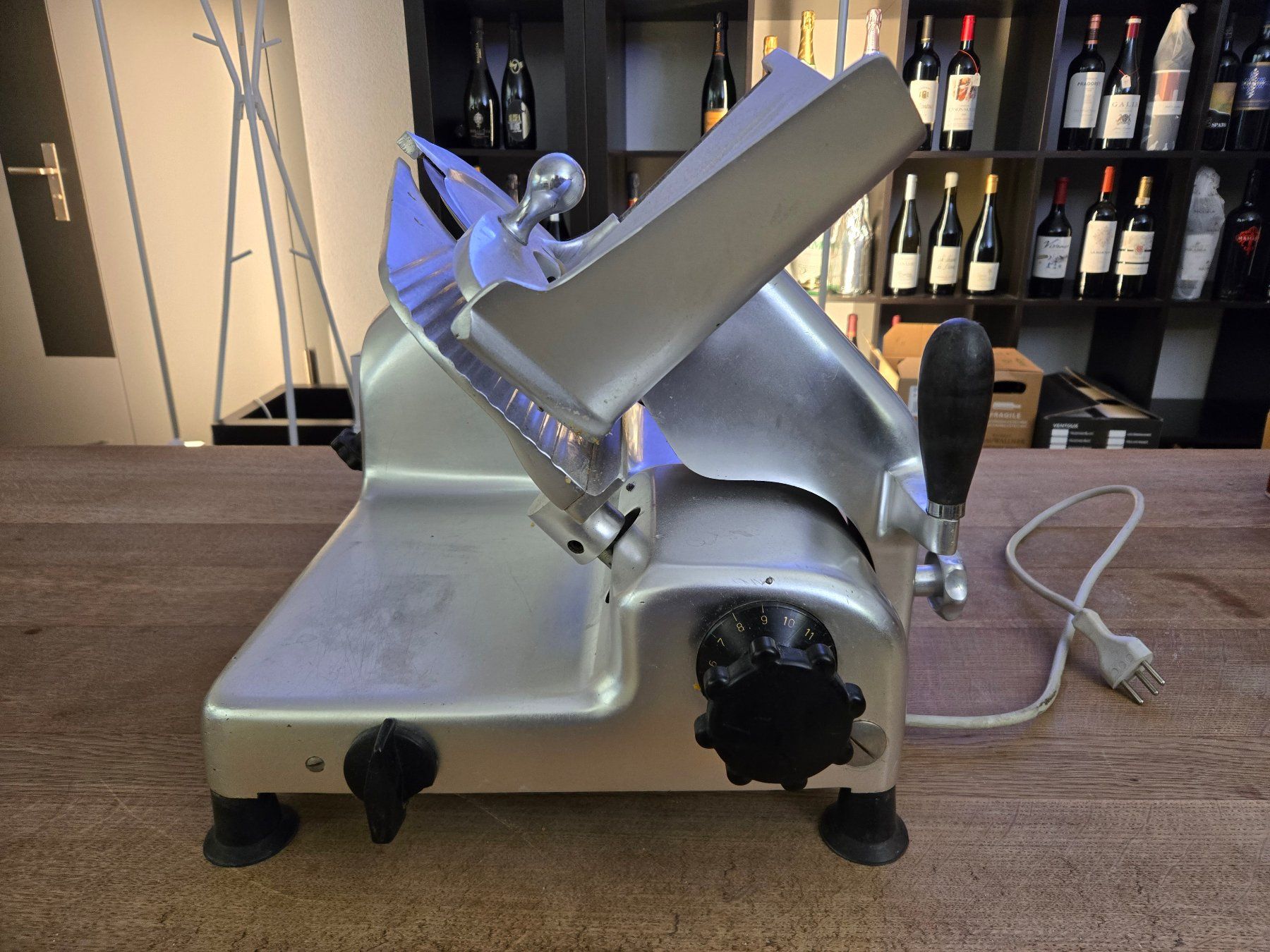 Elettrodomestici da cucina: Aufschnittmaschine, Schneidemaschine, robustes Modell – Usato da Winterthur venduto da meinweinkeller 3