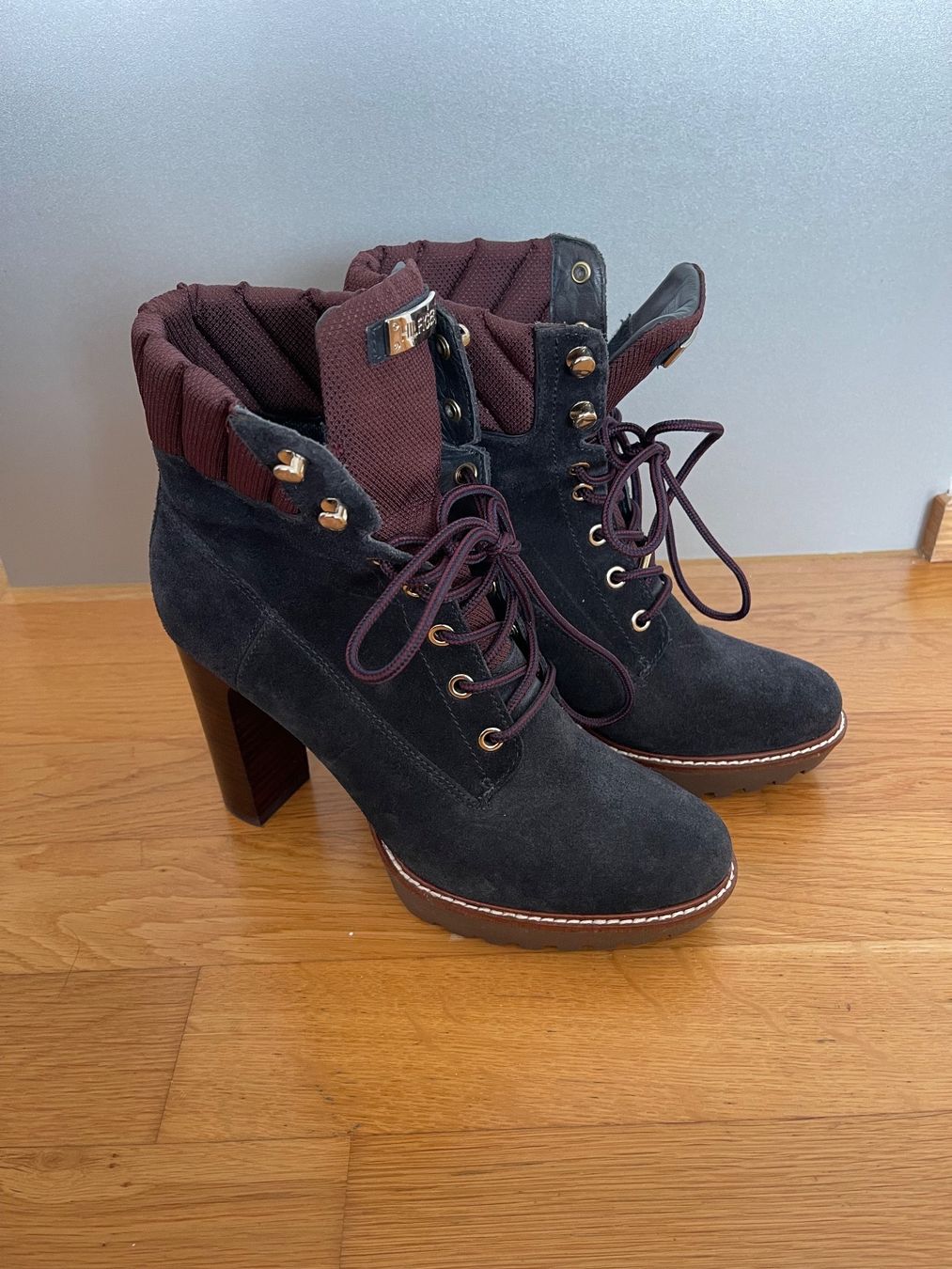 Tommy Hilfiger Scarpe da donna: Tommy Hilfiger 38 Grösse – Usato da Wetzikon ZH venduto da Em_Sa
