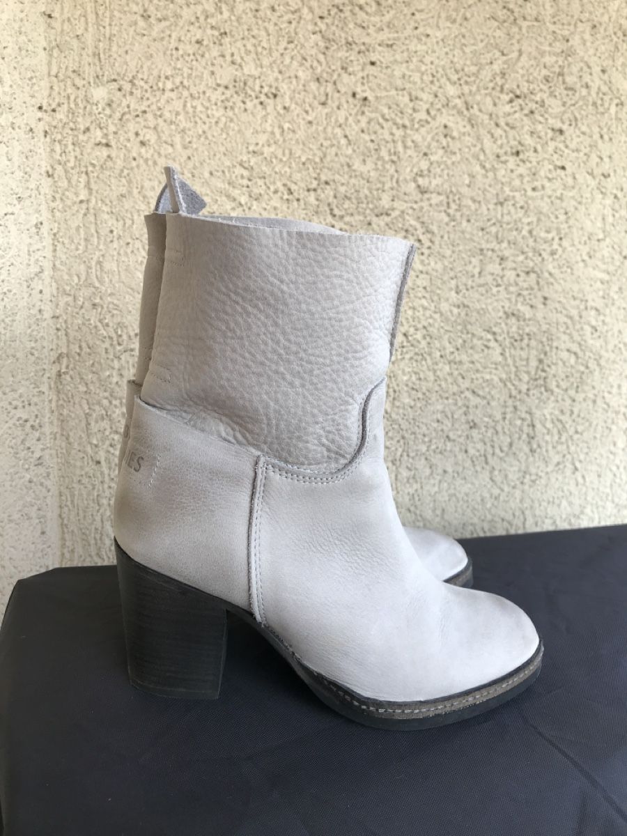 Scarpe da donna: SHABBIES Amsterdam, Stiefel, hellgrau, Gr. 37 – Usato da Meilen venduto da delta-da-spica 1