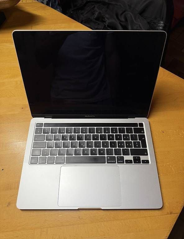 Notebooks: MacBook 2022 M2 – Gebraucht aus Valeyres-Montagny von lor_h8h8 2